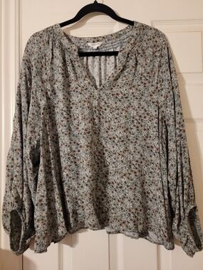 Reitmans Floral V-Neck Long Sleeve Blouse